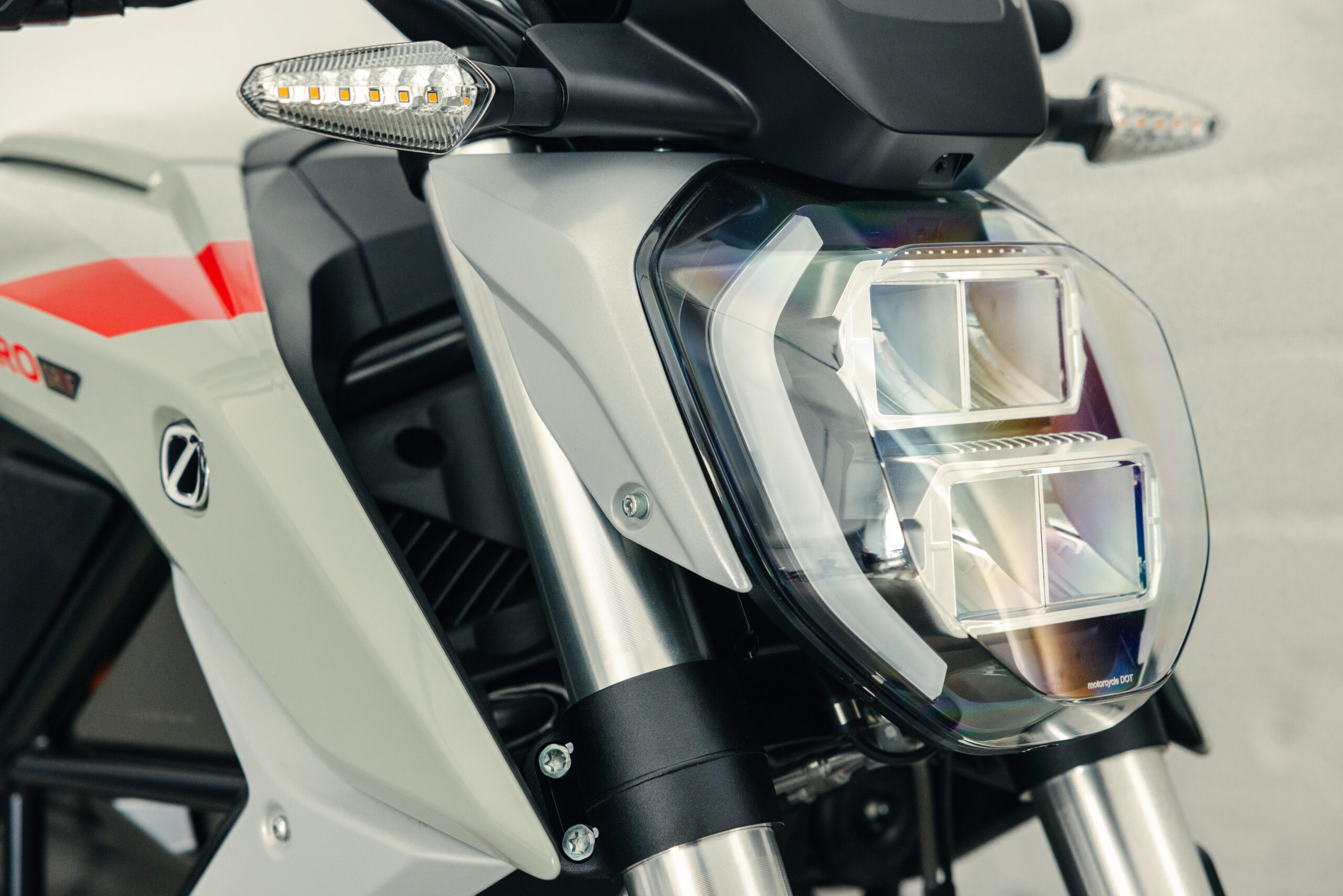 DWM_ZERO_MY25_SRF_FINALS_V1_HI_0001_0012 Zero SR/F Street Motorcycle, Exterior