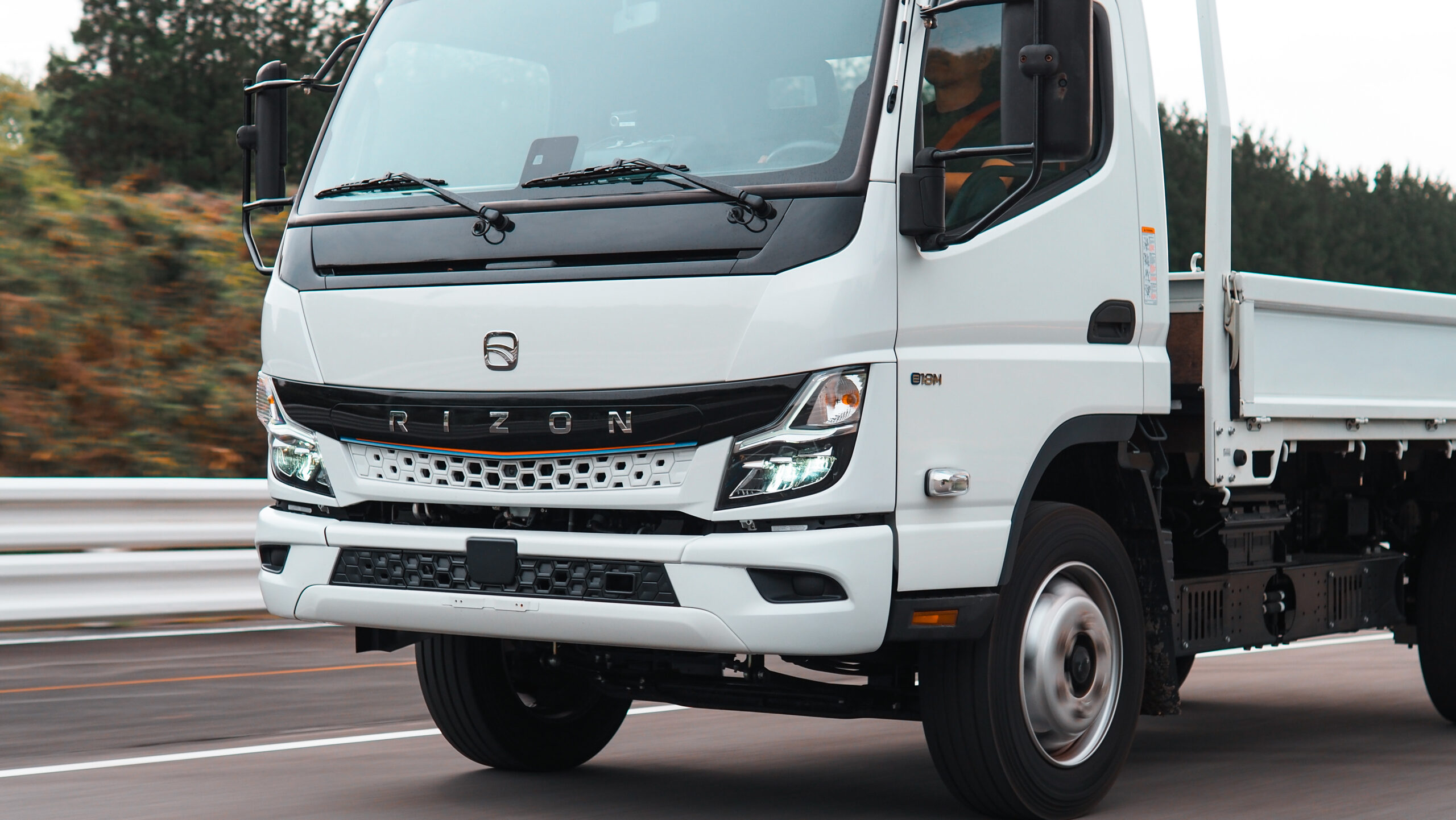 Exterior – e18MX with box body 